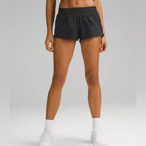 Lululemon Hotty Hot Low-Rise Lined Short 2.5" Black size 2